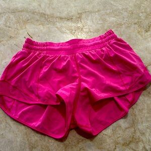 Lulu Lemon- hotty hot low-rise short 2.5”